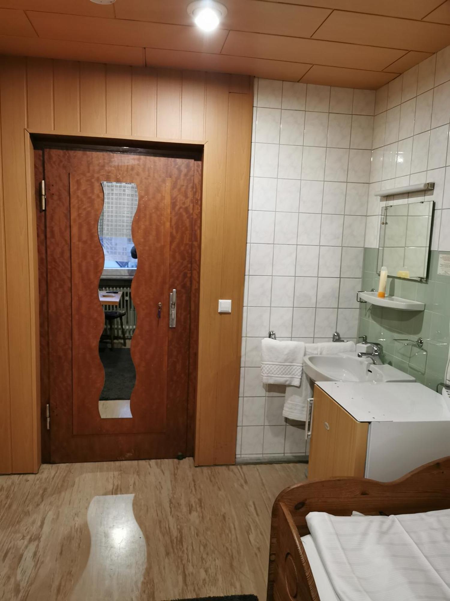 See Lord Hotel Kaiserslautern Quarto foto